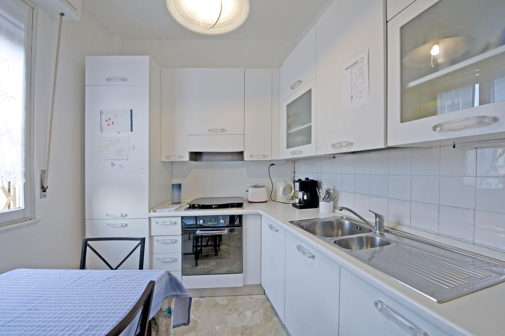 Apartment Chiesarossa Milan Room photo